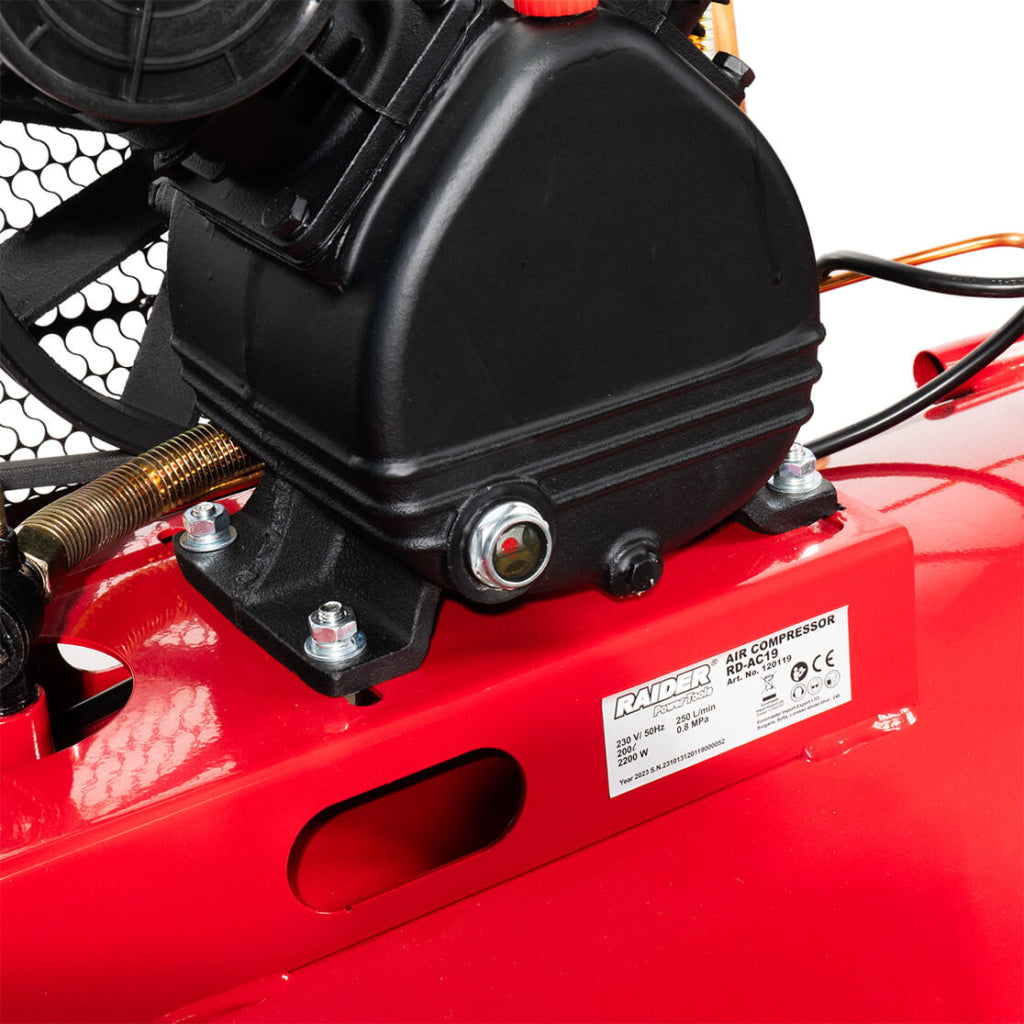 Compressore d'aria da 230 V, gonfiatore per pneumatici,kit di gonfiaggio per pneumatici 200 litri, 250 l/min, 8 bar, pompa d'aria fuoristrada per suv, camion, auto, biciclette, palloni, materassi ad aria, barche gonfiabili, Raider RD-AC19