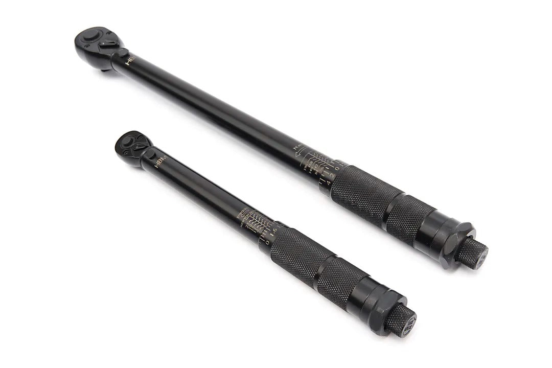 Set chiavi dinamometriche 5 pezzi, 1/4” (5–25 Nm) e 1/2” (2–210 Nm), con prolunga 125 mm e adattatore, cricchetto chiavi momento chiave, HBM Olanda