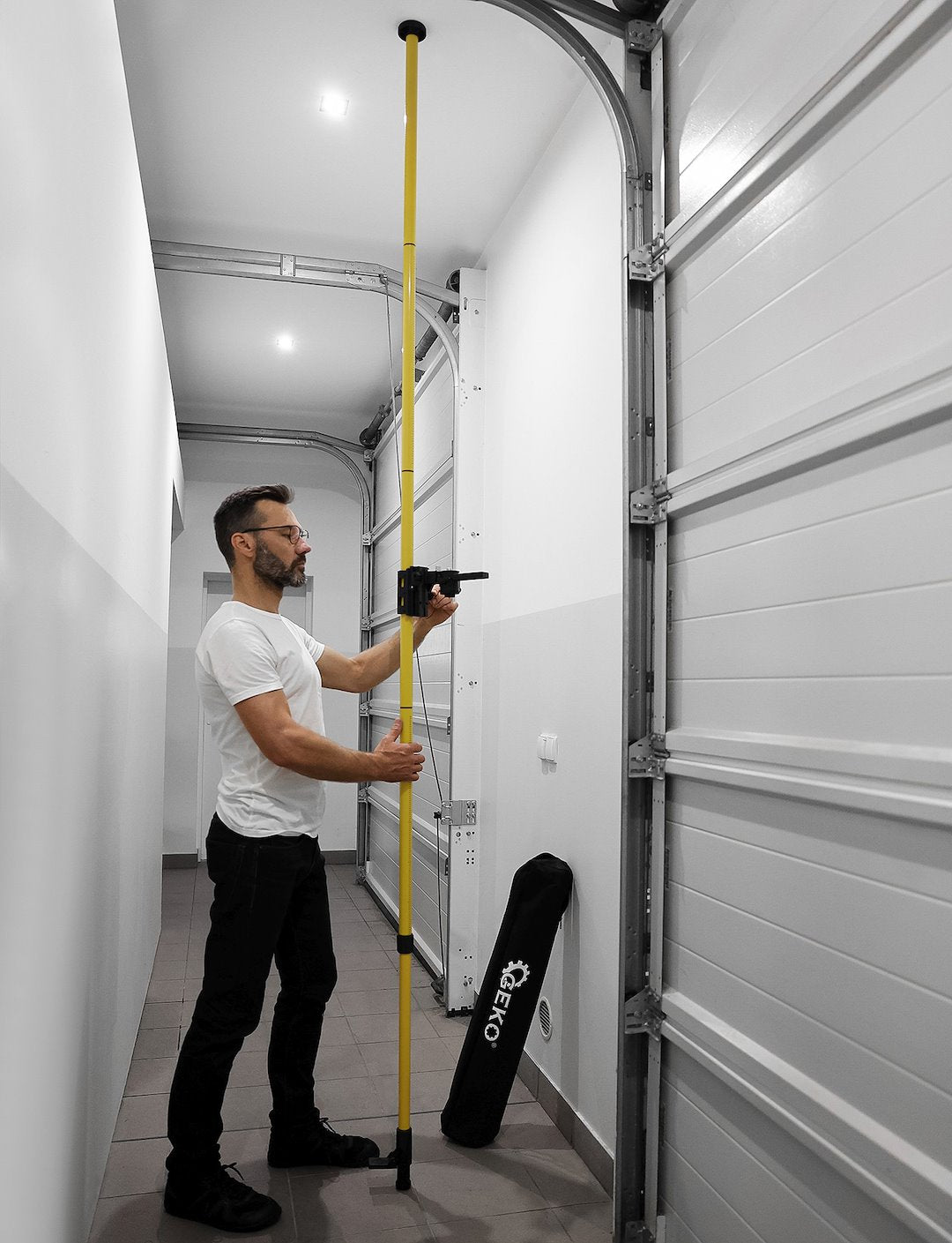 Asta telescopica per livella laser regolabile altezza estensibile dal pavimento al soffitto 4,2 m Geko con supporto