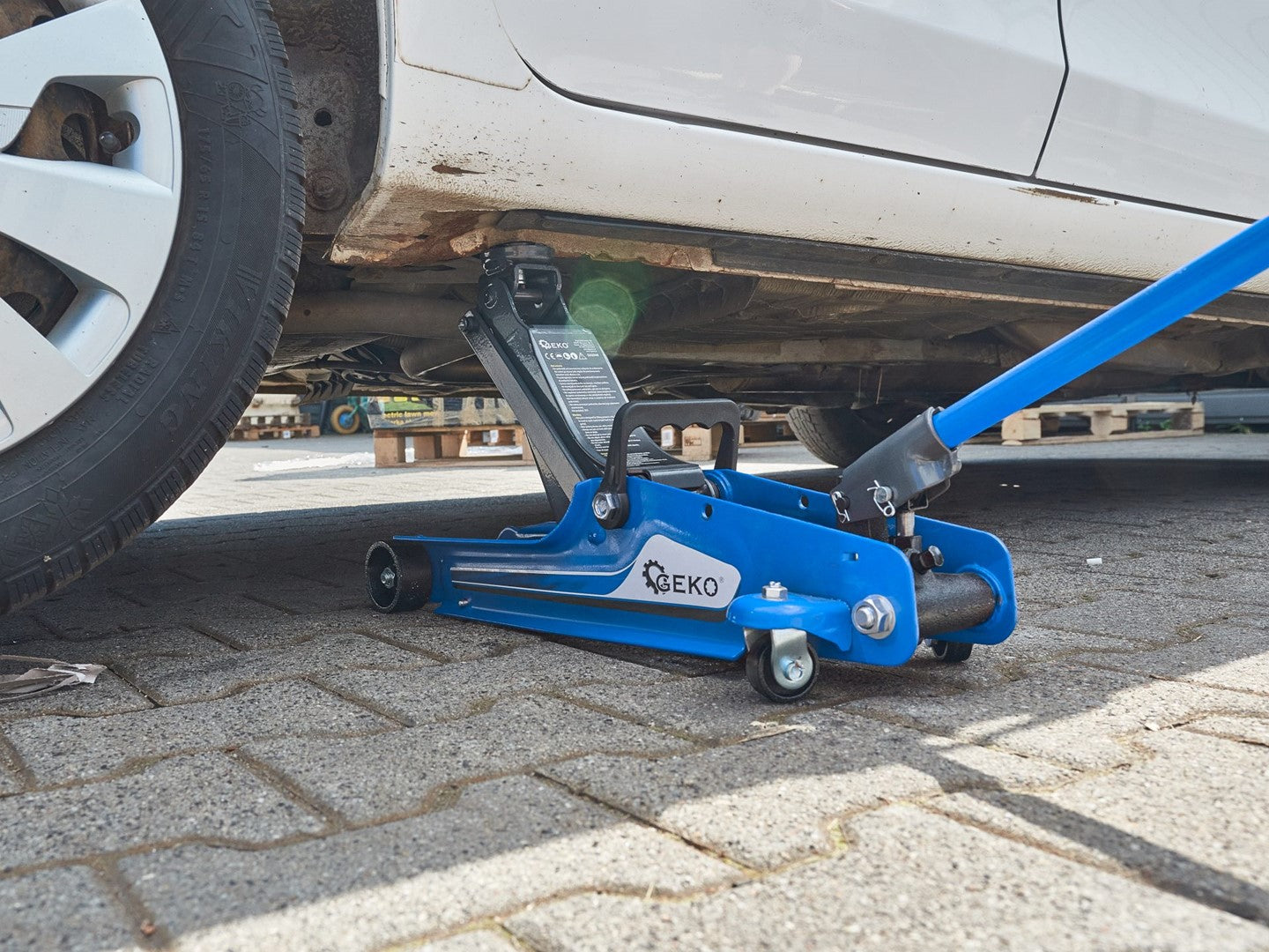 Cric sollevatore auto, martinetto idraulico professionale a carrello con profilo ribassato, 2,5 t Geko