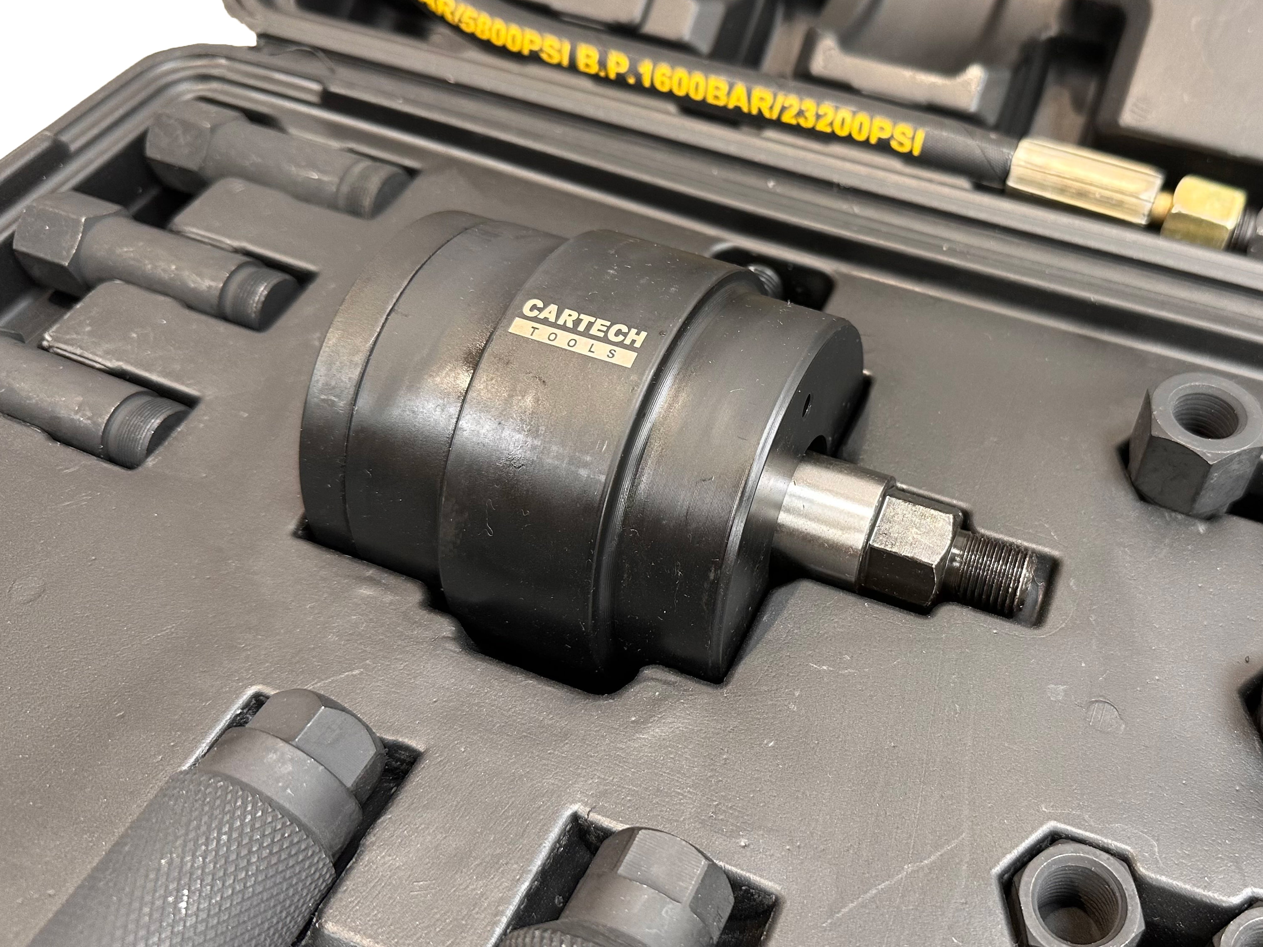 Estrattore pneumatico per iniettori diesel per rimuovere iniettori a vibrazione d'aria da 5-8 bar con martello estrattore, 19 adattatori, tubo di prolunga e connettori, 1000 Nm 21 pezzi Bosch Delphi Denso Siemens