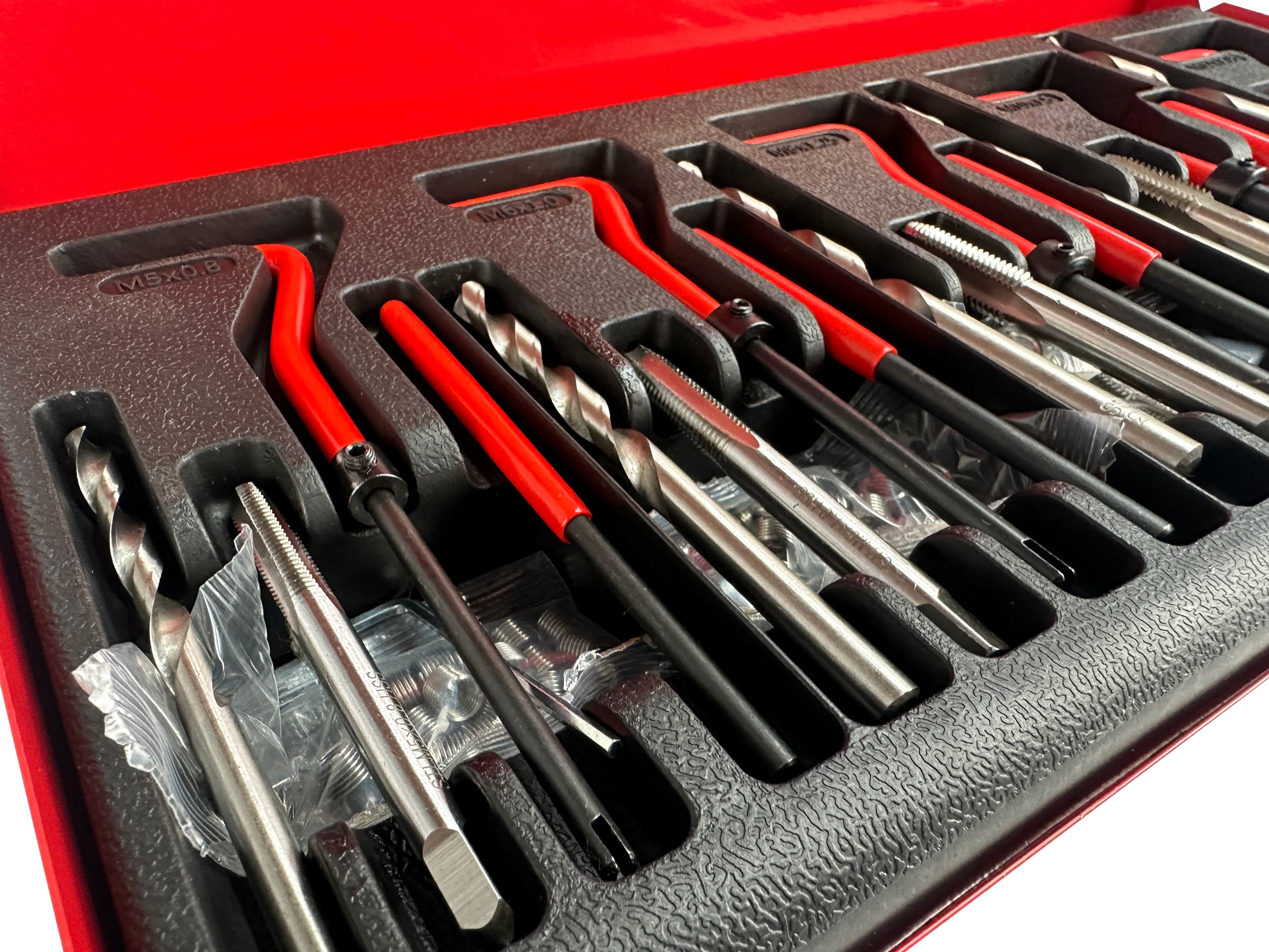Kit riparazione di filetti, kit riparazione filettatura, utensili per filetti metrici interni M5 M6 M8 M10 M12, riparazione elicoidi kit per viti e filettatura interna, 131 pezzi Gebo Tools