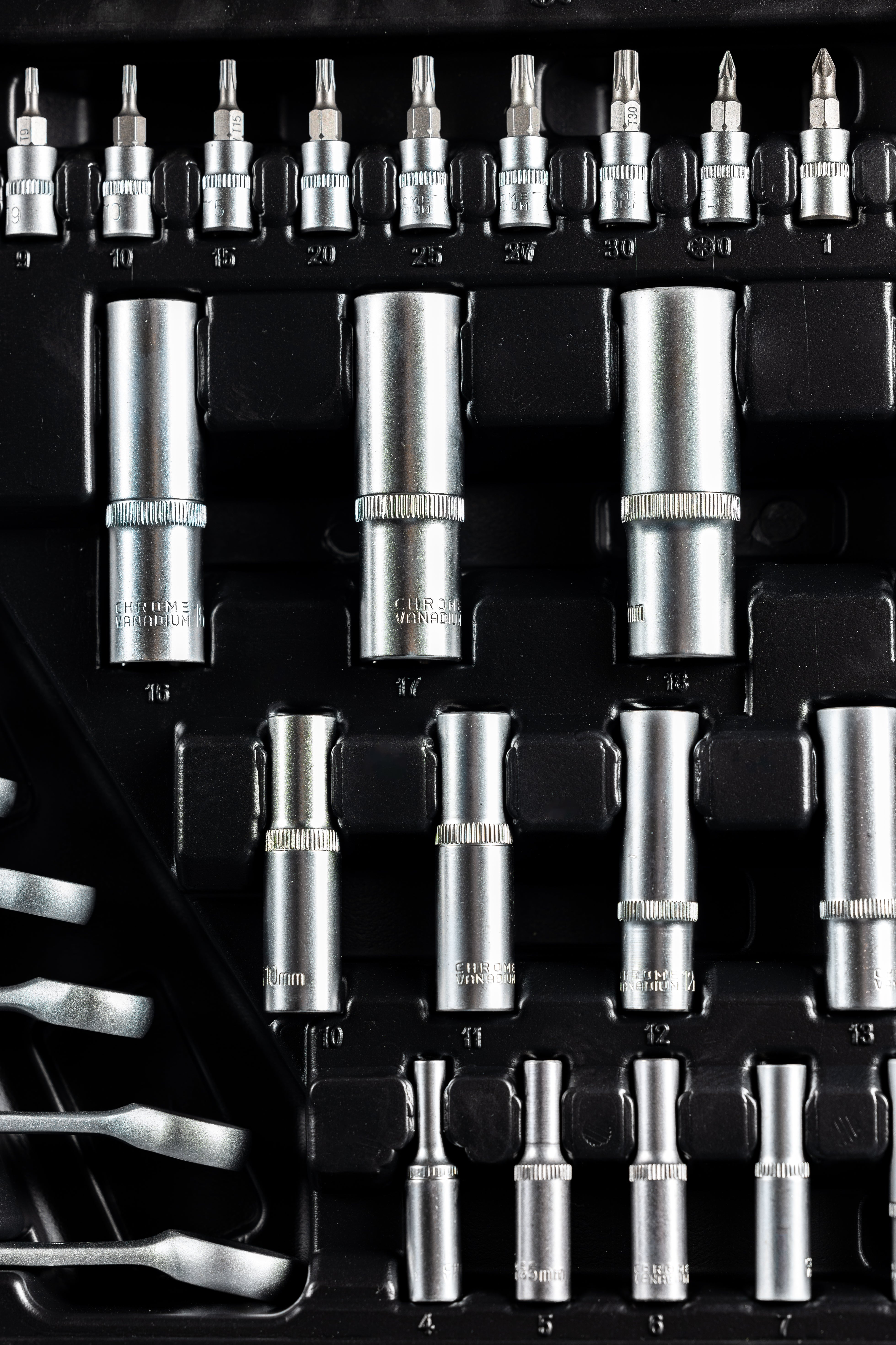 Valigetta utensili professionale 216 pezzi, serie di chiavi a bussola in Cr-V, torx cricchetti, prolunghe, kit attrezzi per auto, officina fai-da-te con attacchi 1/2" 3/8" 1/4", Hbm Olanda