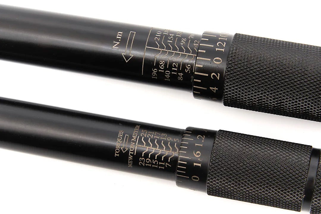 Set chiavi dinamometriche 5 pezzi, 1/4” (5–25 Nm) e 1/2” (2–210 Nm), con prolunga 125 mm e adattatore, cricchetto chiavi momento chiave, HBM Olanda