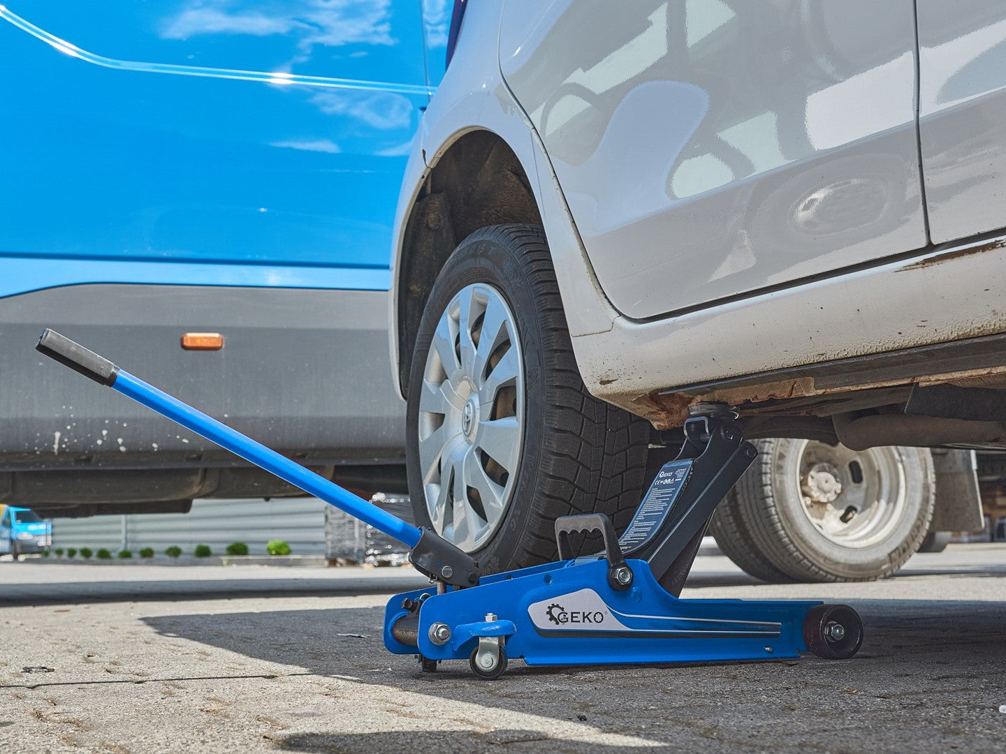 Cric sollevatore auto, martinetto idraulico professionale a carrello con profilo ribassato, 2,5 t Geko