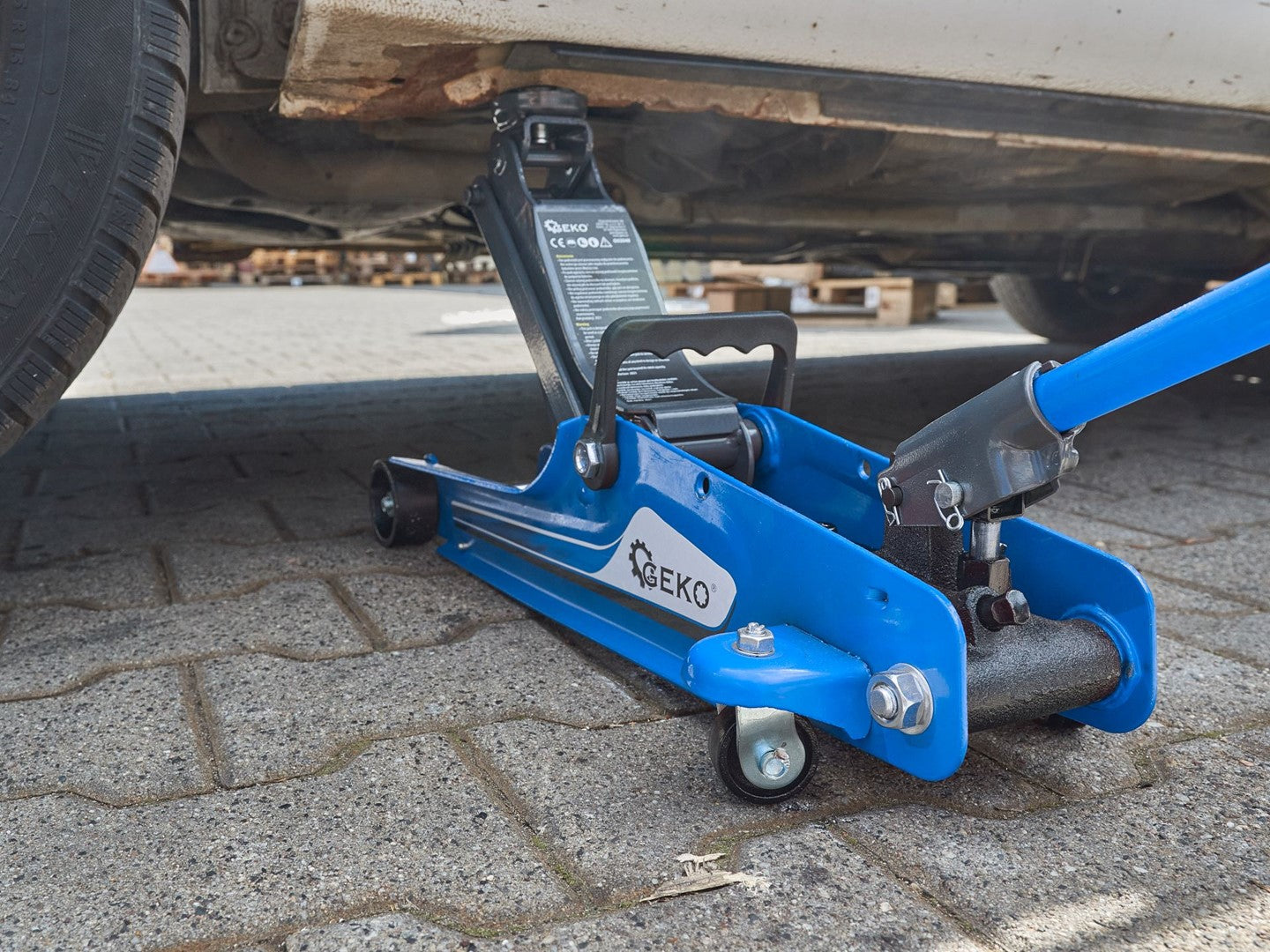Cric sollevatore auto, martinetto idraulico professionale a carrello con profilo ribassato, 2,5 t Geko