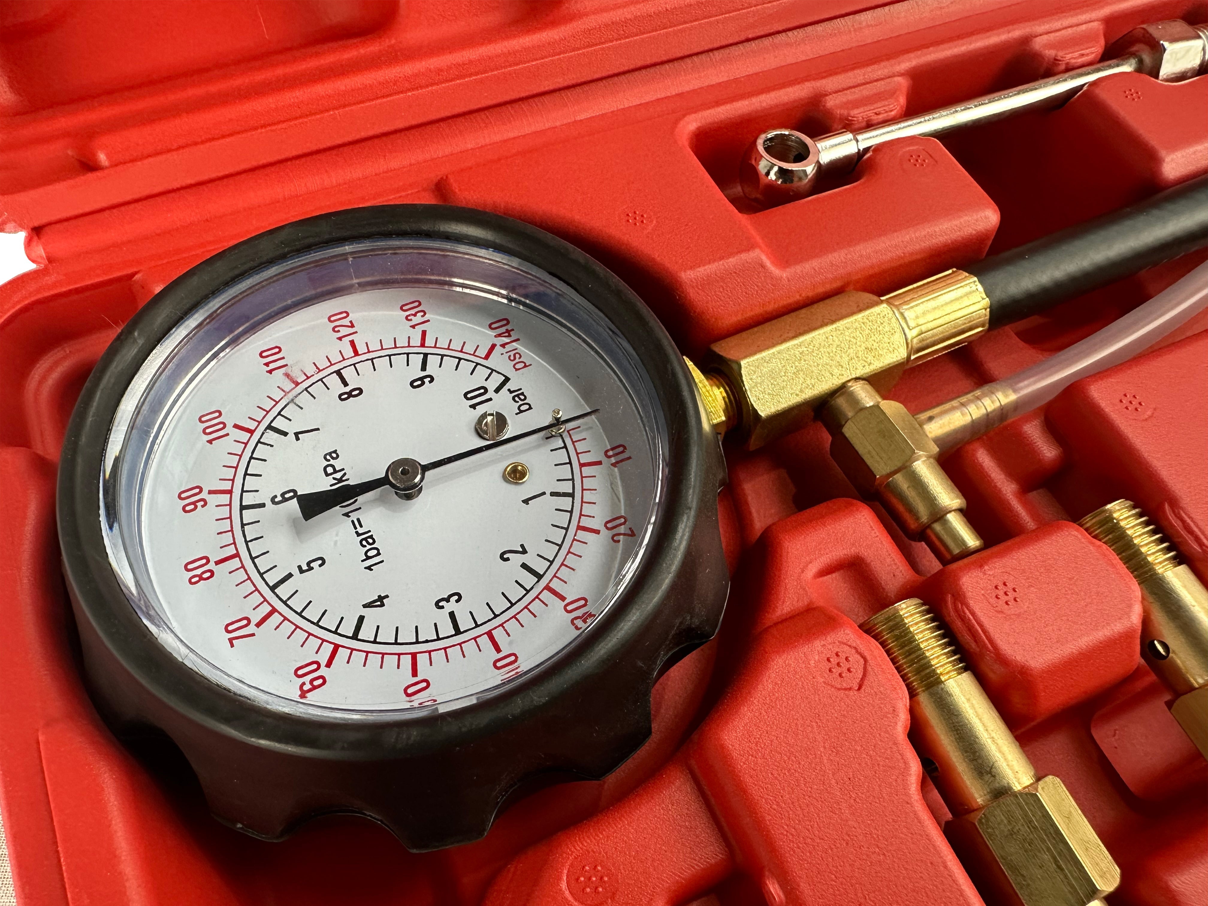 Kit tester pressione, compressione iniezione carburante, manometro diagnostico per carburante, set per testare la pressione della benzina dell’auto, 0-10 bar (0 – 140 PSI), 21 pezzi Gebo Tools