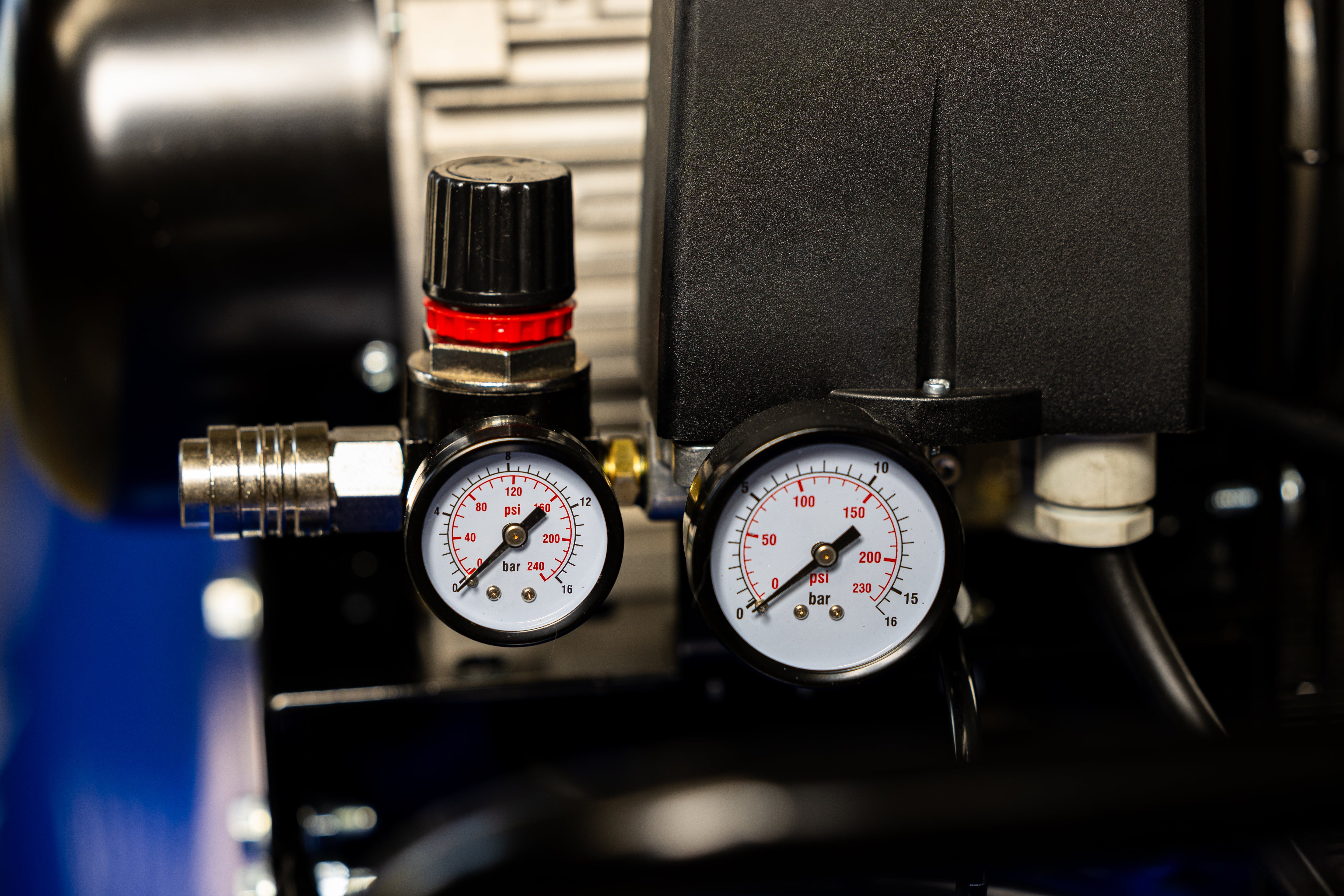 Compressore d'aria professionale Michelin 200 L, 3 HP, 230 V, prodotto FIAC Italy.