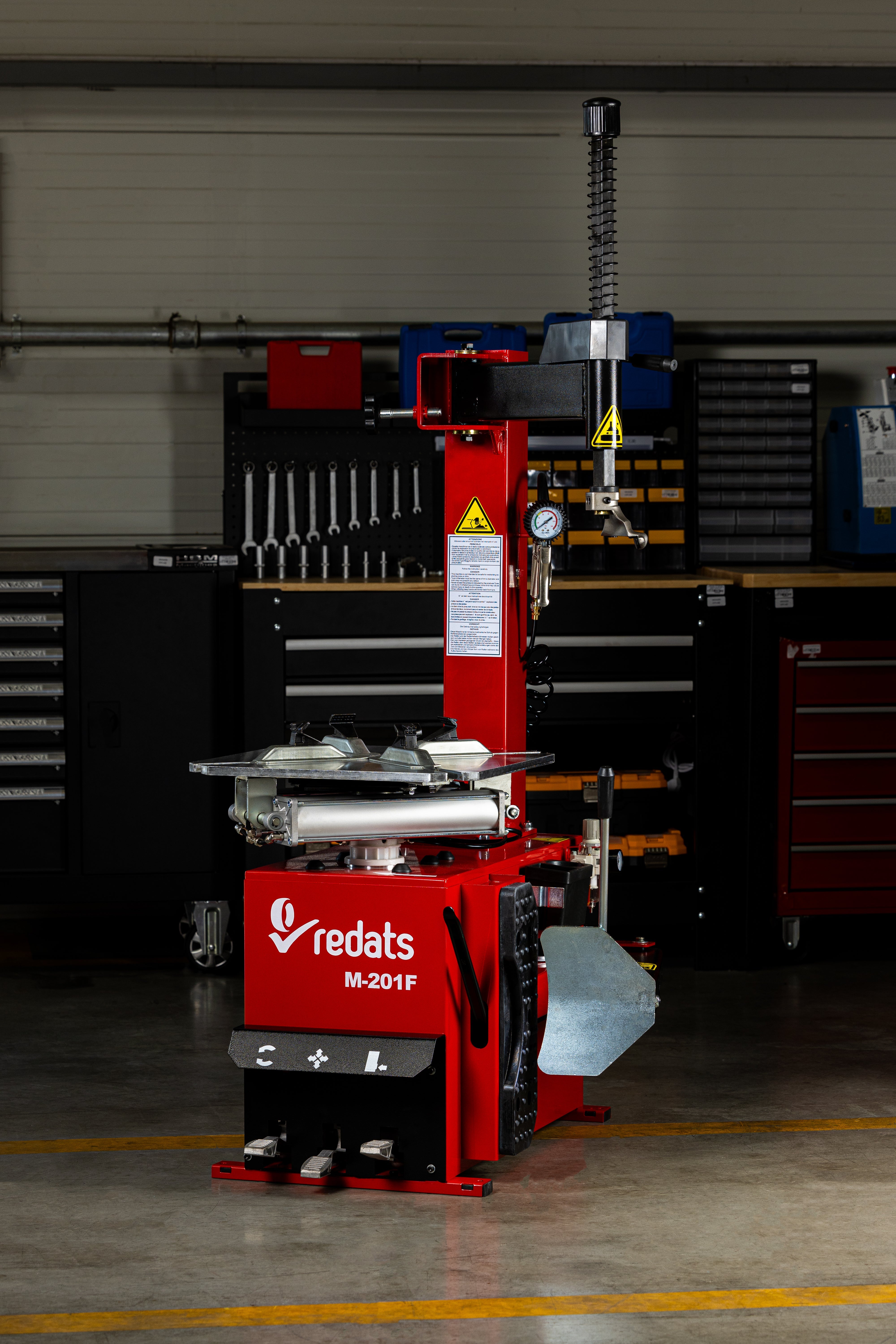 Smontagomme semi-automatico per cerchi da 24", professionale, 230V, per auto, M-201 Redats Polonia