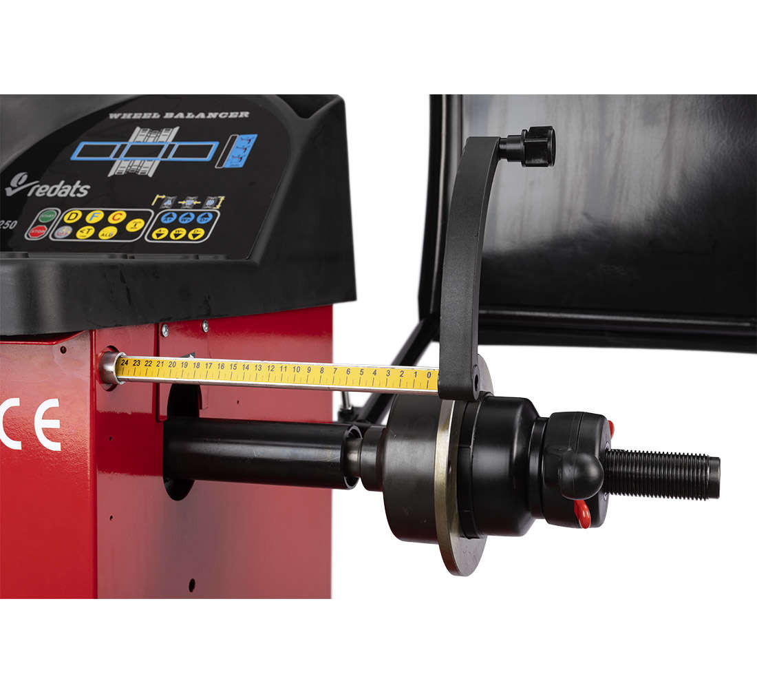 Equilibratrice automatica con display digitale, a pedale, con acquisizione del programma di equilibratura, diametro cerchione 22'', professionale, Redats Polonia