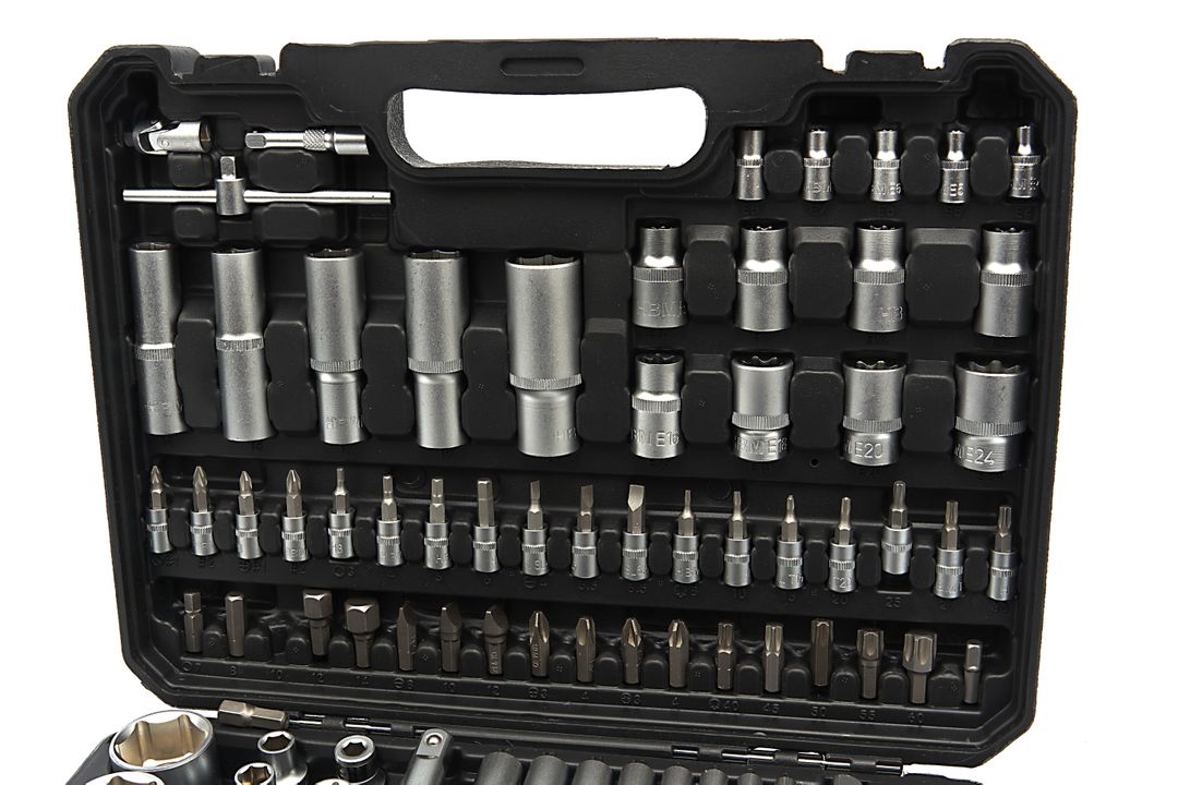 Valigetta utensili professionale 108 pezzi, serie di chiavi a bussola in acciaio al carbonio, torx cricchetti, prolunghe, kit attrezzi per auto, officina fai-da-te con attacchi 1/2" e 1/4", Hbm Machines