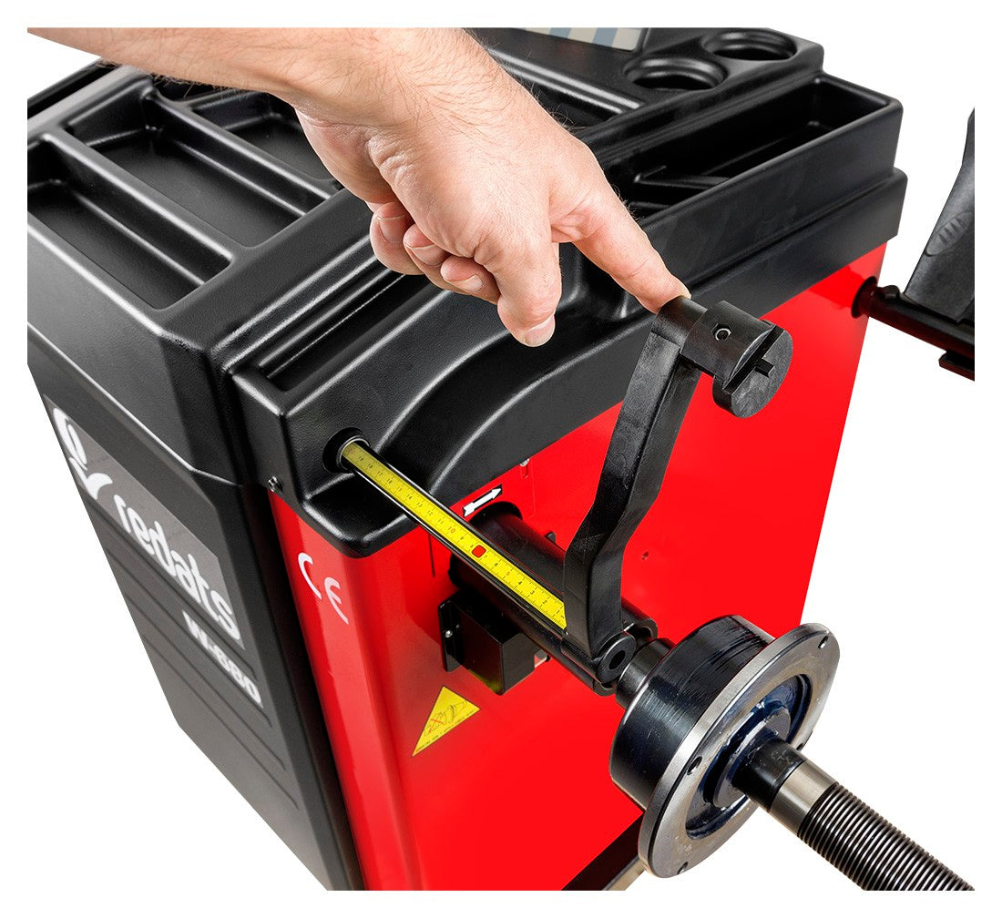 Set-kit attrezzatura gommista 24" W-680: equilibratrice + smontagomme Runflat + pistola a impulsi 1900 Nm
