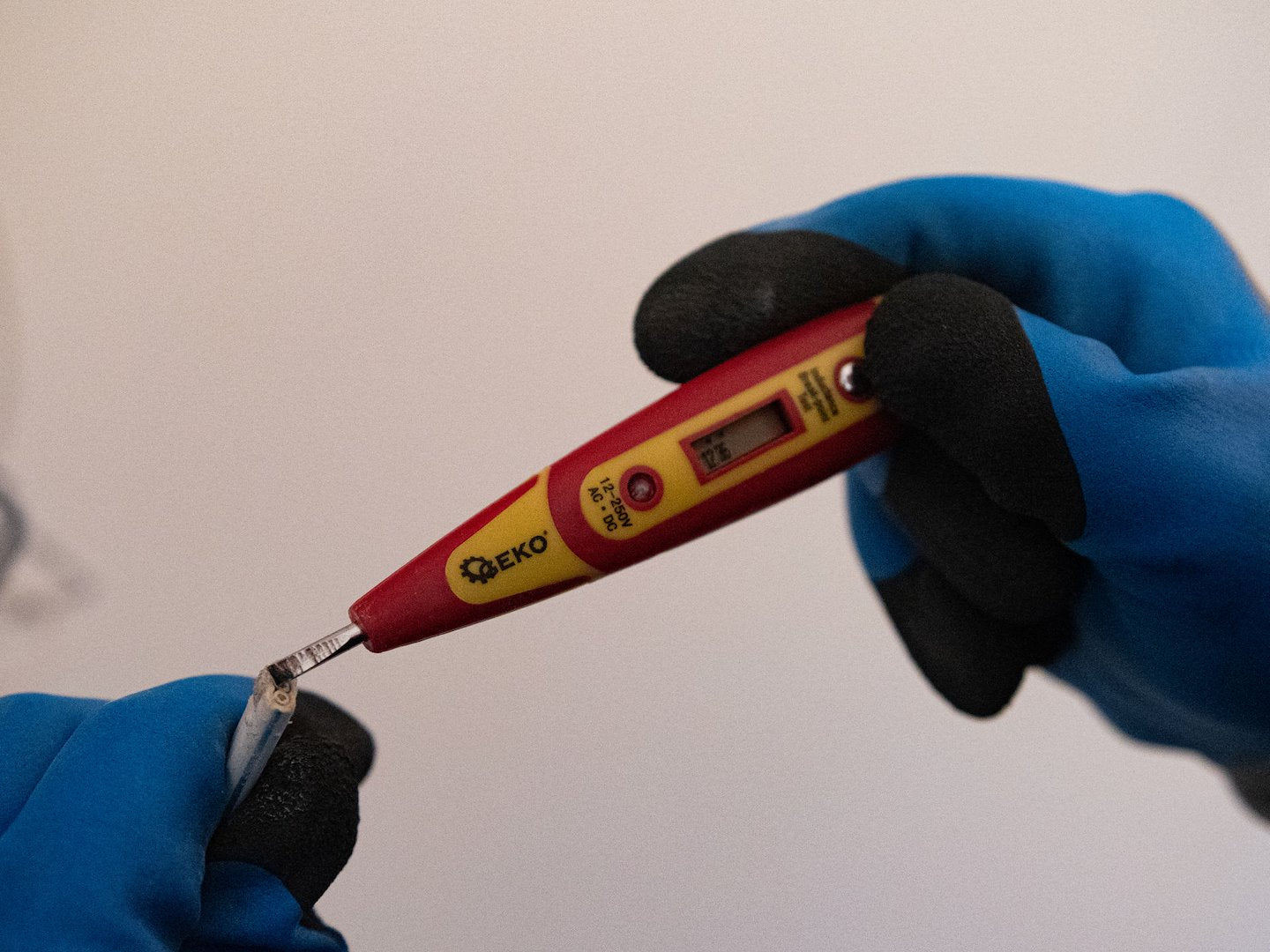 Set cacciaviti certificati VDE con voltmetro, punte a taglio e PH, con tester digitale di tensione, magnetico, rilevatore di elettricità, cacciavite elettrico a induzione, 1000v,  7 pezzi Geko